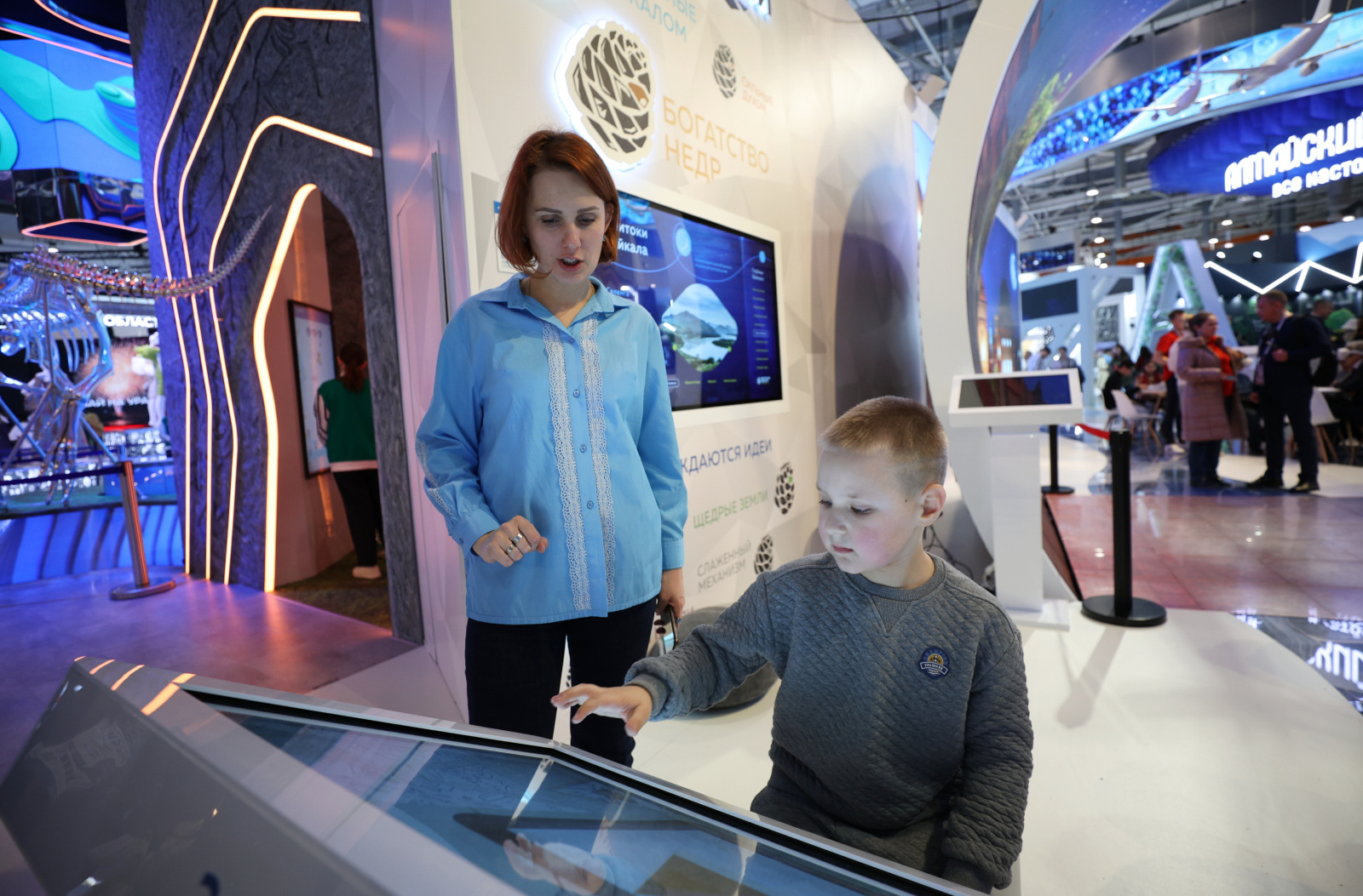 Школьники и студенты СПО Иркутской области смогут посетить Международную выставку-форум «Россия»