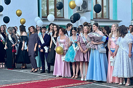 Поздравление мэра Усть-Кутского района Сергея Анисимова  для выпускников!