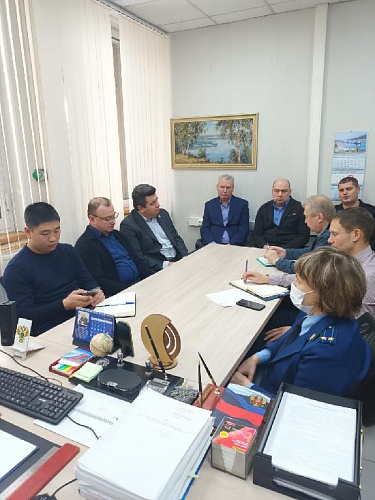 В Осетровской транспортной прокуратуре проведено расширенное координационное совещание по профилактике и борьбе с правонарушениями и преступлениями в сфере безопасности движения, в том числе террористического и экстремистского характера