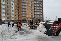 Кто обязан убирать от снега придомовую территорию многоквартирного дома