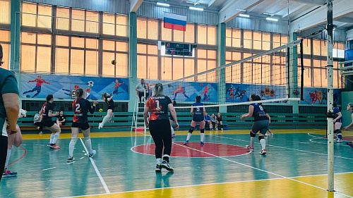 Турнир по волейболу памяти Геннадия Оглоблина прошёл в Усть-Куте