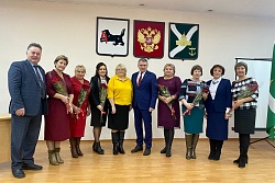В районной администрации состоялась церемония награждения педагогов Усть-Кутского района