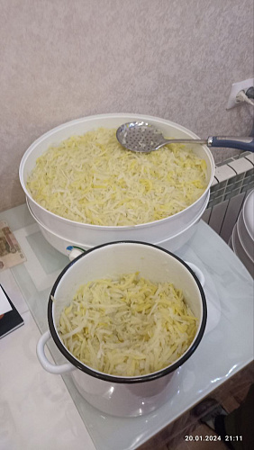 Волонтёры Усть-Кута изготавливают сухие пайки для участников СВО