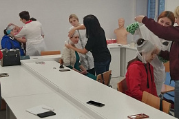 Подготовку на волонтерских курсах сестринского дела прошли более 200 жительниц Иркутской области