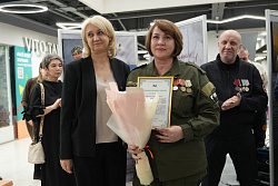 На выставке «Они сражались за Родину!» в Иркутске представлены портреты бойцов СВО из Приангарья