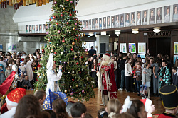 Ежегодную Губернаторскую ёлку в Иркутской области посетили 800 детей