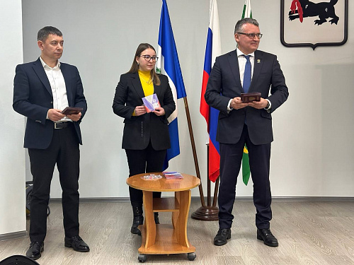 В Усть-Кутском районе 17 школьников получили свои первые паспорта в рамках акции «Мы – граждане России» 