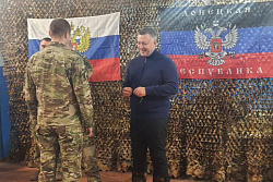 Игорь Кобзев наградил военнослужащих из Усть-Кута государственными наградами.