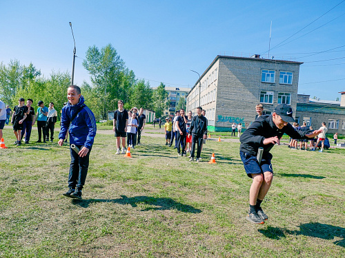 В Усть-Куте прошла патриотическая акция в честь Дня флага России