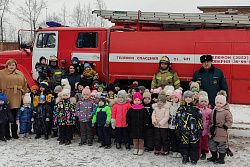 Обучение детей безопасному поведению в случае возникновения пожара – одно из приоритетных направлений работы сотрудников Усть-Кутского районного отделения ВДПО
