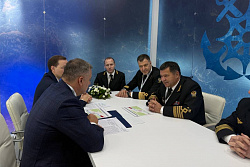 Игорь Кобзев обсудил развитие инфраструктуры порта Осетрово в Усть-Куте