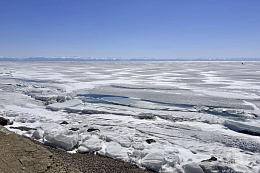 На водоемах Иркутской области наблюдаются процессы разрушения льда. Выход на него запрещен повсеместно