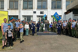 Поздравление мэра Усть-Кутского района Сергея Анисимова с Днём ВДВ