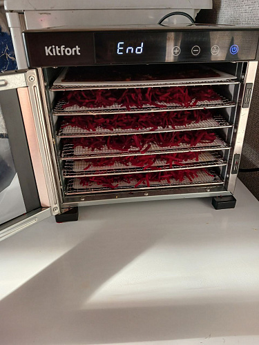 Волонтёры Усть-Кута изготавливают сухие пайки для участников СВО