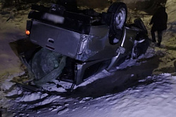 На железнодорожном переезде станции Ручей грузовой поезд столкнулся с автомобилем