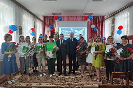 Поздравление мэра Усть-Кутского района Сергея Анисимова с днём социального работника