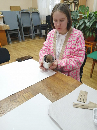 В Усть-Куте волонтёры и учащиеся ДШИ подготовили подарки для военнослужащих