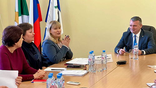 В Усть-Кутском районе с рабочим визитом побывала уполномоченный по правам ребёнка в Иркутской области
