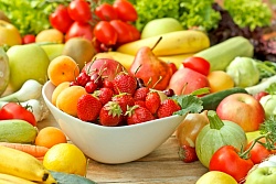 О проведении месячника качества и безопасности ранних овощей и фруктов на территории Усть-Кутского муниципального образования